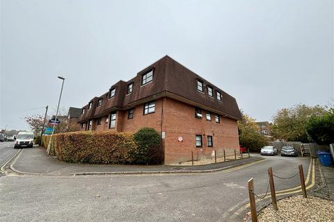 2 bedroom apartment for sale, Albert Street, Fleet GU51