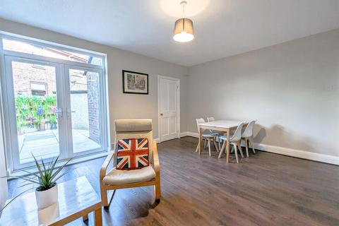 3 bedroom townhouse for sale, Hanover Street, Leigh