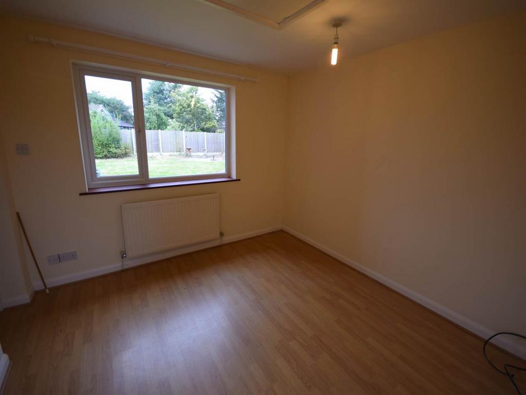 Cotebrook Drive, Upton, Chester 4 bed link detached house to rent £