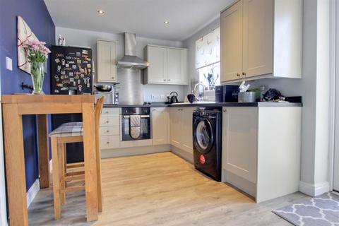 2 bedroom terraced house for sale, South Street, Middleton On The Wolds