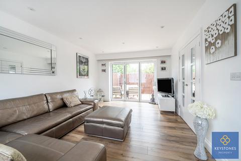 undefined, Ivaro Close, Collier Row, RM5