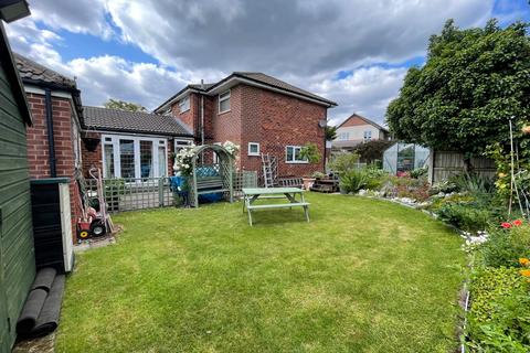 5 bedroom detached house for sale, Beacon Road, Romiley