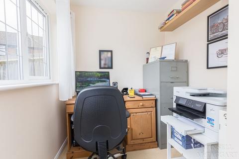 19 Riverside, Forest Row, RH18 5HB