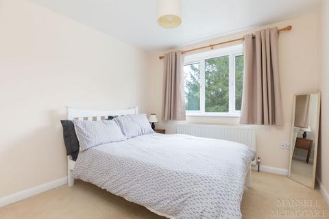 19 Riverside, Forest Row, RH18 5HB