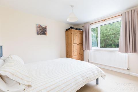 19 Riverside, Forest Row, RH18 5HB