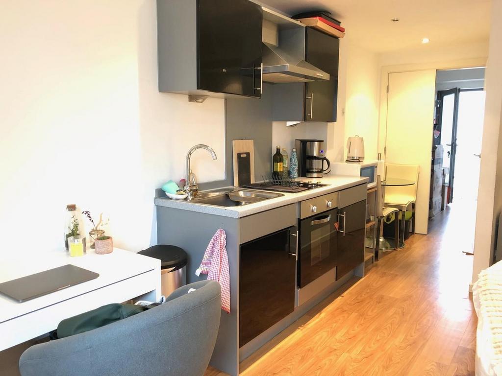 Basilica, 2 King Charles Street, Leeds Studio to rent £825 pcm (£190 pw)