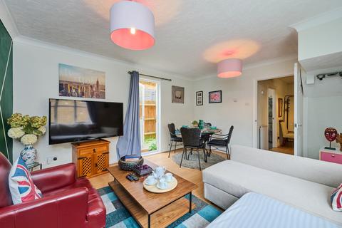 9 Acre Drive, London, SE22 9FD