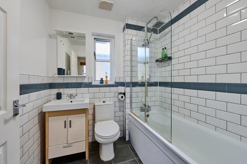 9 Acre Drive, London, SE22 9FD