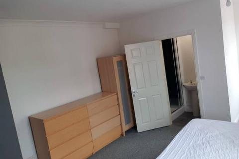 1 bedroom in a house share to rent, Room 2, 71 Newcastle Avenue Worksop