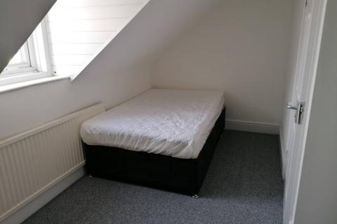 1 bedroom in a house share to rent, Room 4, 71 Newcastle Avenue, Worksop