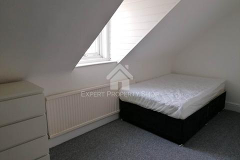 1 bedroom in a house share to rent, Room 4, 71 Newcastle Avenue, Worksop