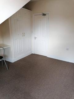 1 bedroom in a house share to rent, Holly Road, Retford