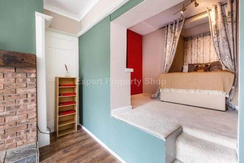 1 bedroom in a house share to rent, Room 4, 70 Pensbury Road, Darlington