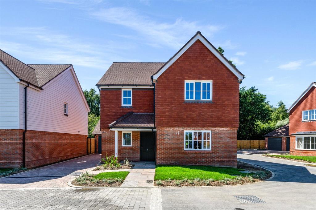 Keppel, Gallica, Carpenters Meadow... 3 bed detached house for sale £