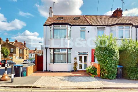 4 bedroom end of terrace house for sale, Thurlow Gardens, Wembley, HA0