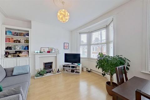 1 bedroom flat for sale, Thorndean Street, London