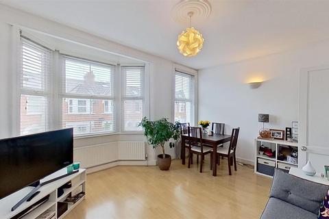 1 bedroom flat for sale, Thorndean Street, London