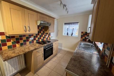 2 bedroom house to rent, Summerfield Road, Tamworth, B77 3PQ