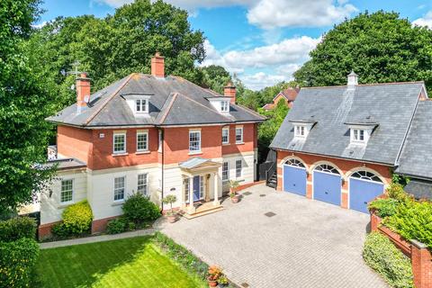 6 bedroom detached house for sale, Thorndon Approach, Herongate, Brentwood