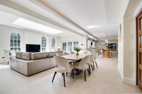 6 bedroom detached house for sale, Thorndon Approach, Herongate, Brentwood