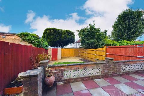 3 bedroom end of terrace house for sale, South Croydon,Surrey