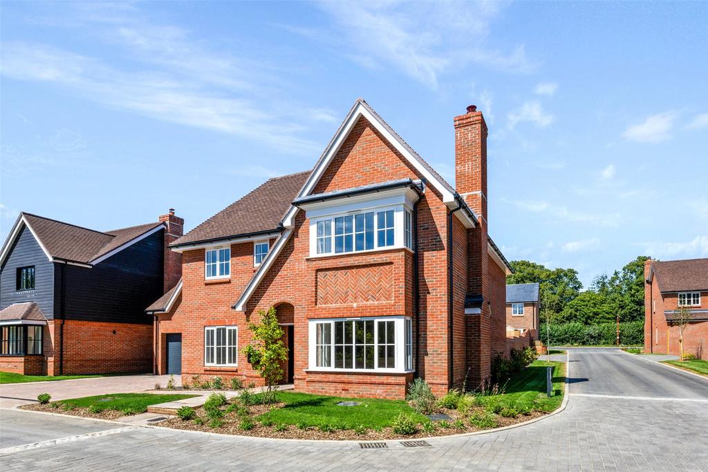 Vita, Gallica, Carpenters Meadow... 4 bed detached house for sale £