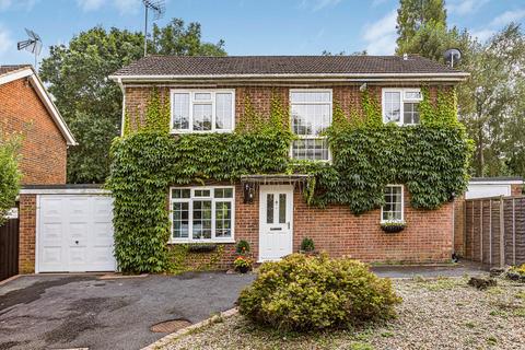 3 bedroom detached house for sale, Brickfield, Hatfield, AL10