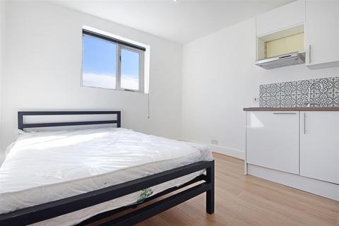 Studio to rent, St Petersburgh Pl, London W2