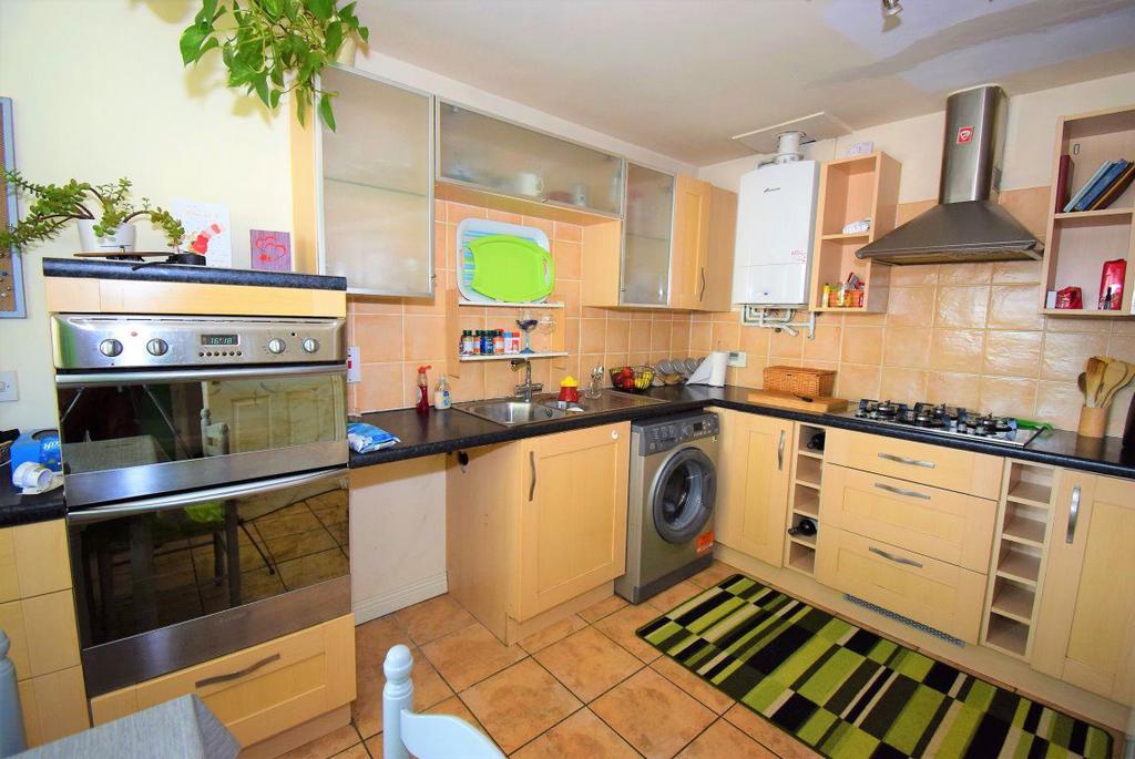 St Botolphs Green, Leominster 4 bed semidetached house to rent £1,050 pcm (£242 pw)