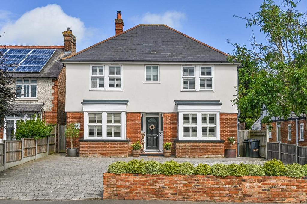 Canterbury Road, Kennington TN24 4 bed detached house for sale £775,000