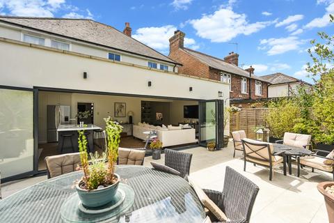 4 bedroom detached house for sale, Canterbury Road, Kennington TN24