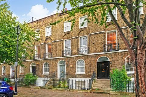 2 bedroom flat for sale, 2 bed traditional refurbished flat