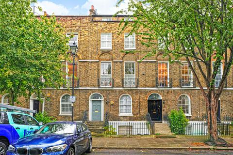 2 bedroom flat for sale, 2 bed traditional refurbished flat