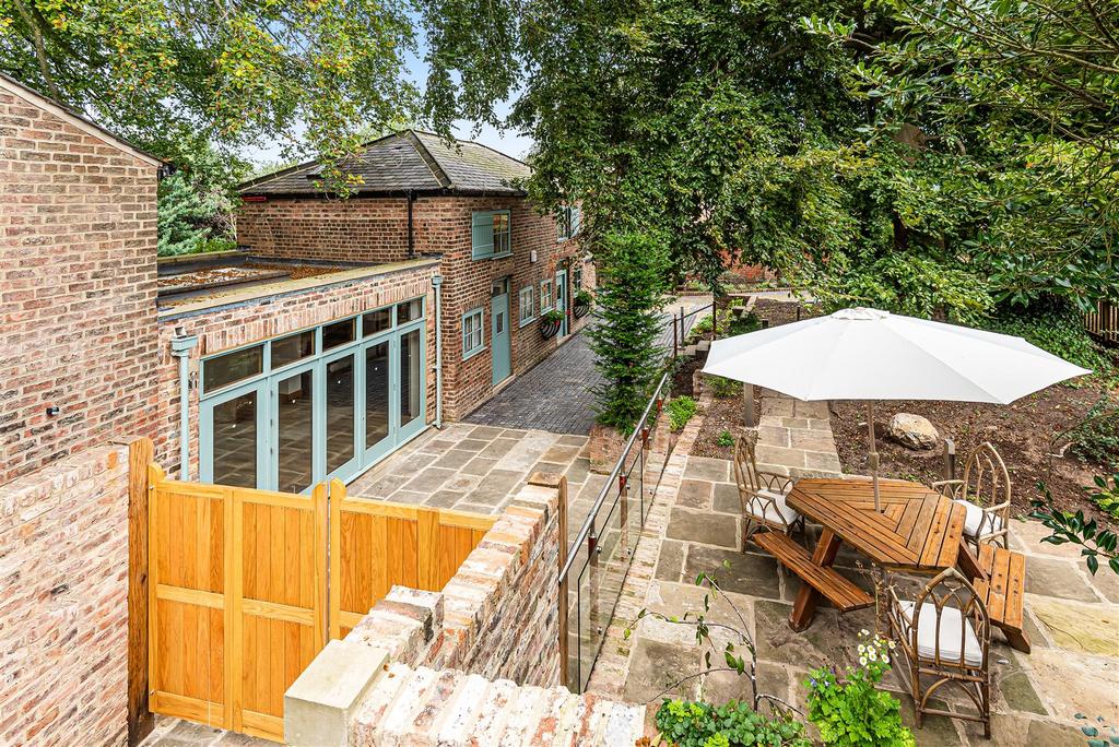 The Coach House, 2 Nelsons Lane... 3 bed detached house to rent £