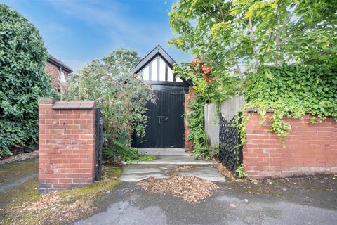 5 bedroom house for sale, Thorne Road, Doncaster