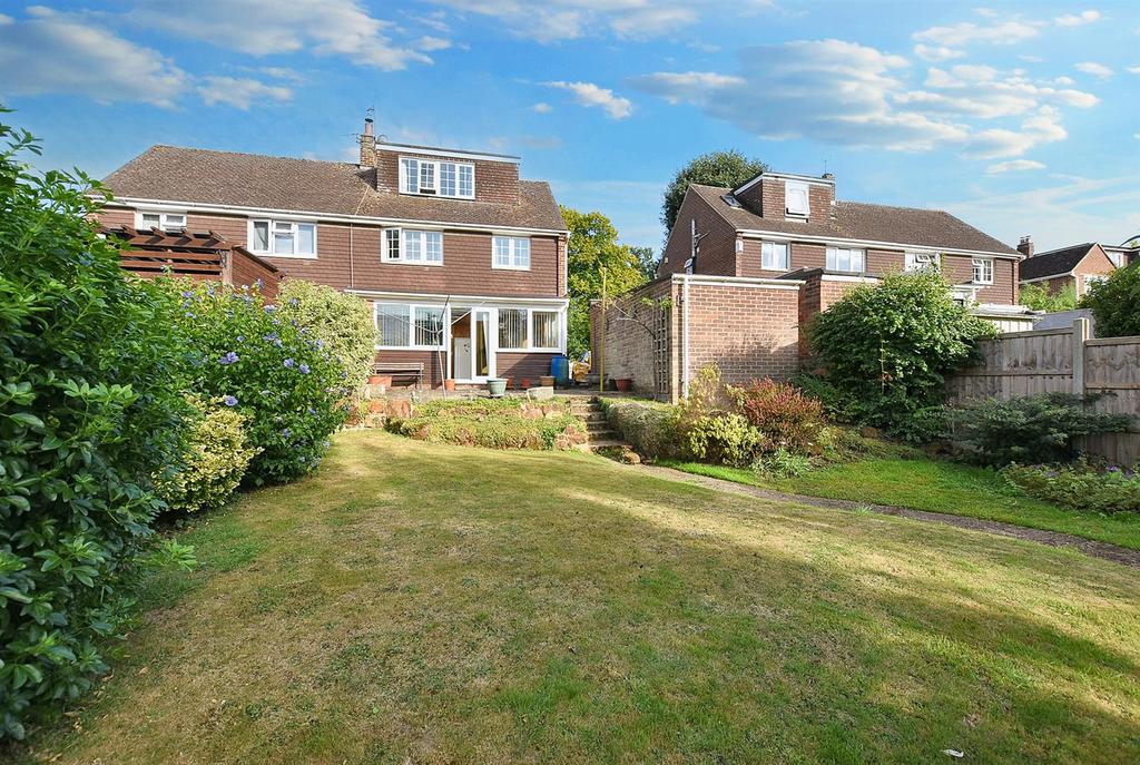 Sycamore Drive, Aylesford 4 bed semidetached house for sale £450,000
