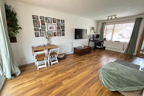 5 Beverley Close, Rothwell, Kettering, NN14 6EN