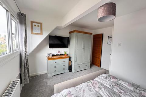 5 Beverley Close, Rothwell, Kettering, NN14 6EN