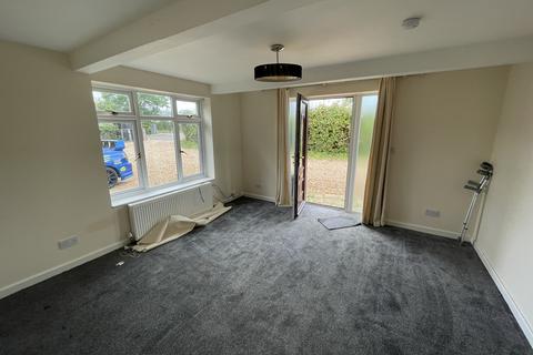 Studio to rent, Bourne End, Bedford MK43