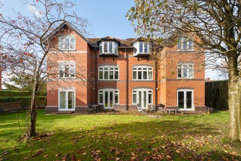 2 bedroom flat for sale, Cranley Road, Surrey GU1