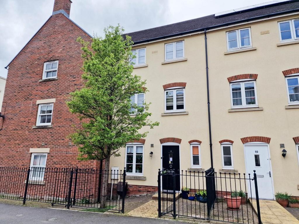 Greenaways, Ebley, Stroud 3 bed townhouse for sale £367,500