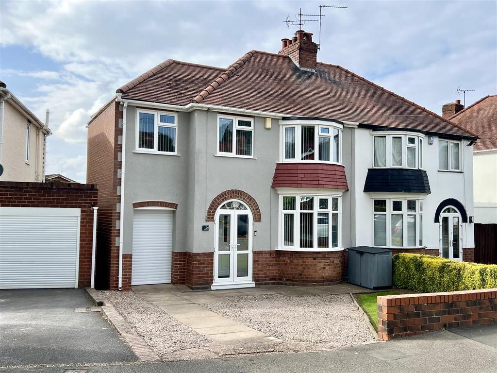 Witley Avenue, Halesowen 3 bed semidetached house for sale £325,000