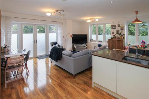 2 bedroom apartment for sale, Blackmore Road, Hook End, Brentwood