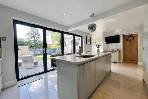 4 bedroom house for sale, Mill Close, Blakedown, Kidderminster