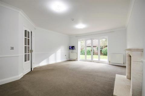 5 bedroom detached house for sale, Appleby Street, Cheshunt