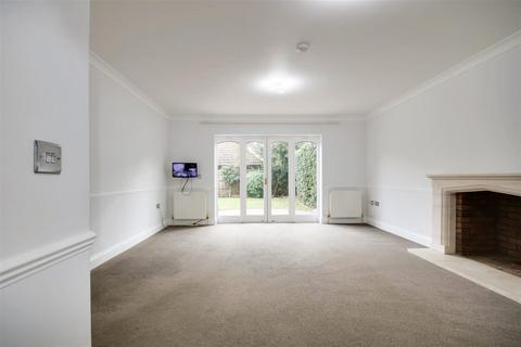 5 bedroom detached house for sale, Appleby Street, Cheshunt