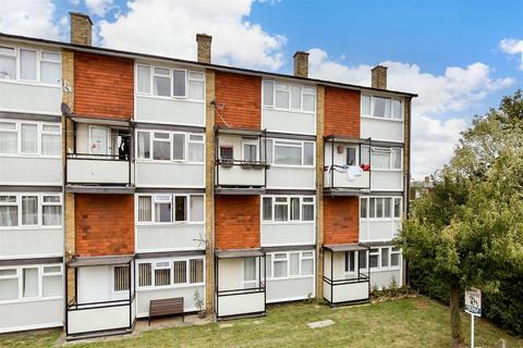 2 bedroom ground floor maisonette for sale, Longheath Gardens, Shirley, Croydon, Surrey