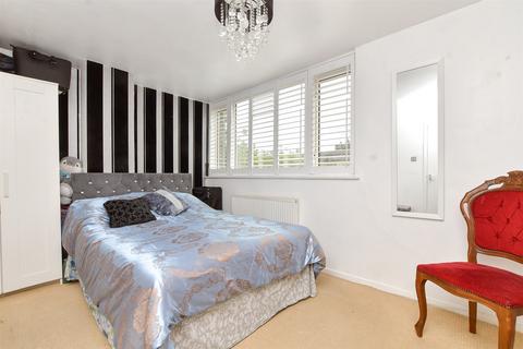 2 bedroom ground floor maisonette for sale, Longheath Gardens, Shirley, Croydon, Surrey