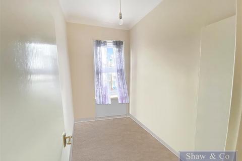 2 bedroom maisonette for sale, Regina Road, Southall UB2