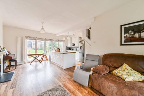 536 Downham Way, Bromley, BR1 5HP